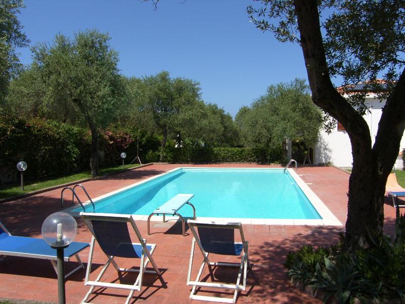 Villa Sarda a Sorso - Lussuosa Casa Vacanze con Piscina