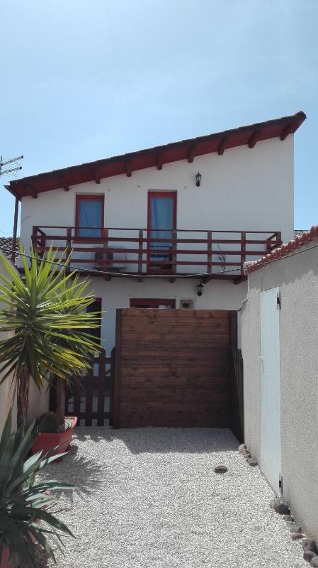 Casa vacanza Carla a Cabras - Accogliente Alloggio con Balcone