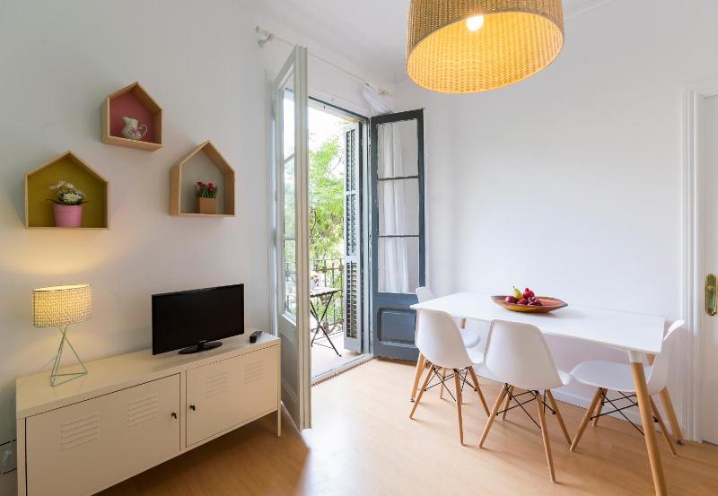 Цены на Cozy Flat With Unbeatable Views to Sagrada Familia в Барселоне