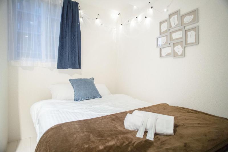 Naniwa Tsutenkaku Budget Apartments - Self Check-In Only — отель с удобным расположением в Осаке