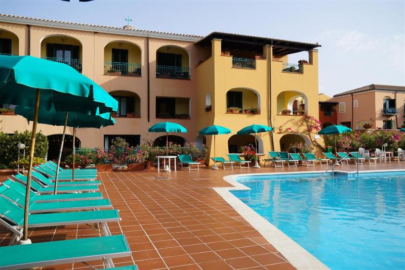 Club Hotel Torre Moresca a Capo Ginepro - Oasi fronte mare