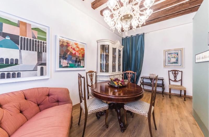 CASA DEGLI ANGELI, free wi-fi near San Marco — отель с удобным расположением в Венеции