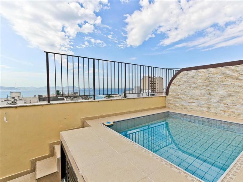 Charming duplex penthouse with pool — забронировать отель в Рио
