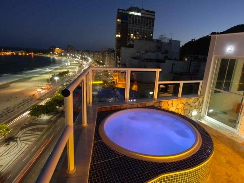 Цены на Oceanfront penthouse with private pool Copacabana в Рио