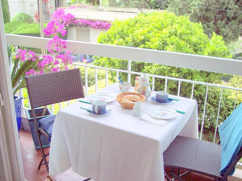Appartement Nice Port — отель с удобным расположением в Николь