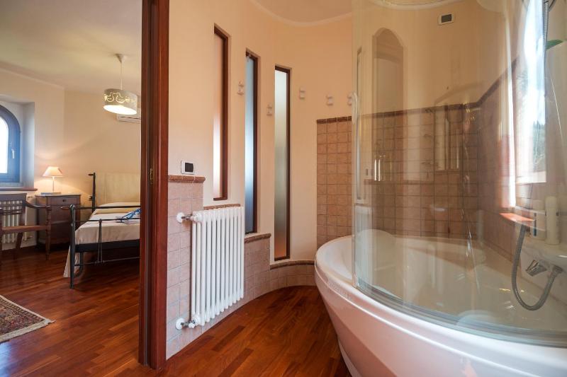 Villa Corrasi a Oliena - Lussuosa Vista Panoramica
