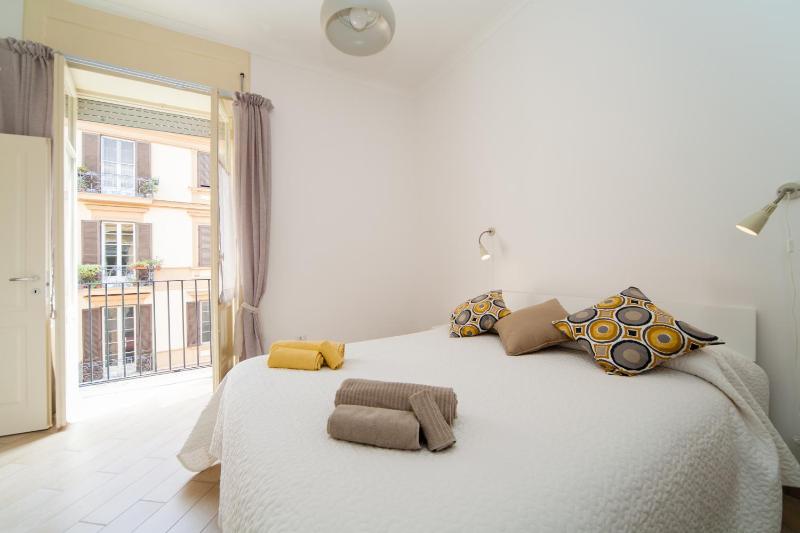 Napoli Centro Suite - Duomo Apartment — отель в Неаполе, Италия