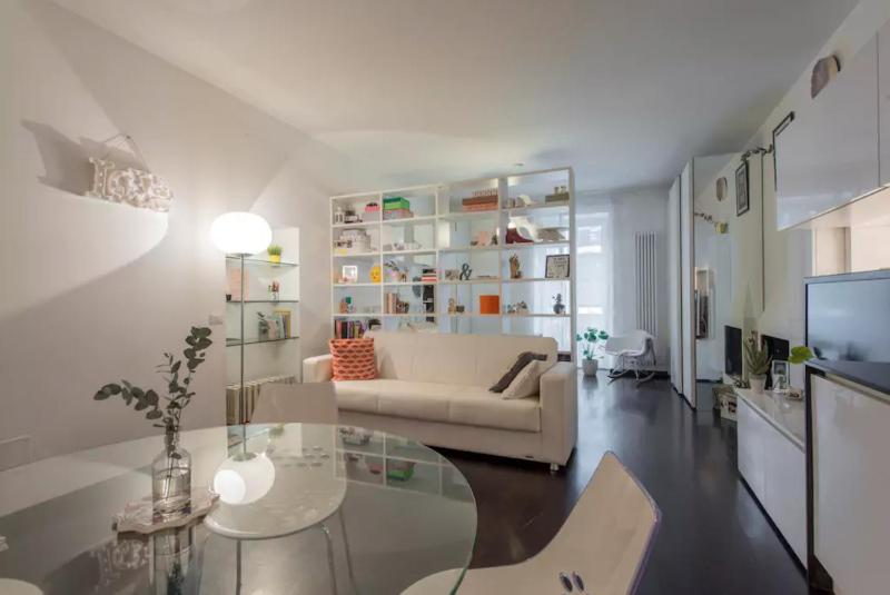 Lovely apartment in the heart of Milan — отель с удобным расположением в Милане