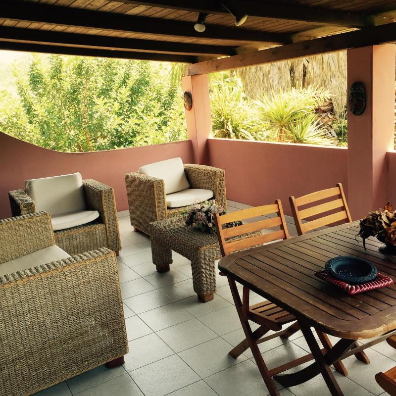 Casa Margherita a Chia - Villa di Lusso con Piscina