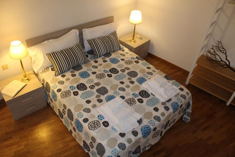 San Lorenzo Central Market Cozy & Quiet Apartment — отзывы гостей и цены