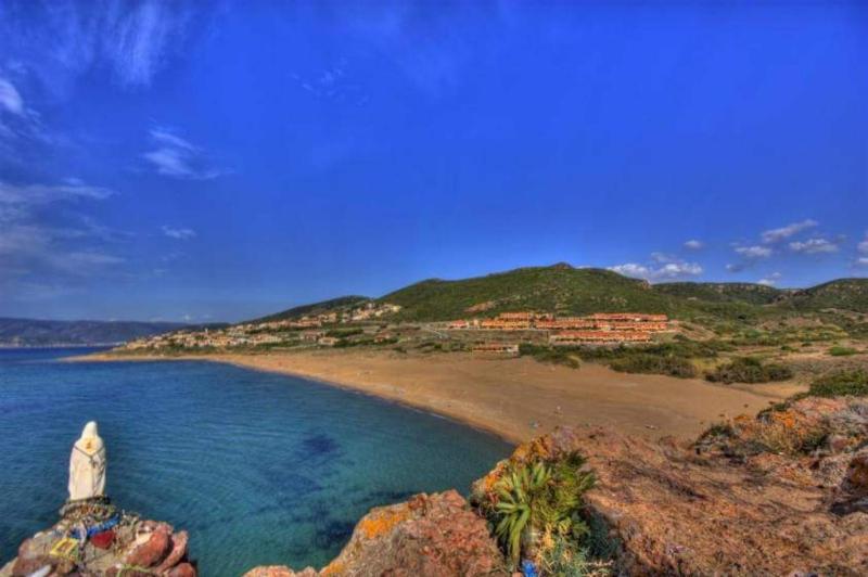 Casa Tresnuraghes - Ampia Casa Vacanze con Giardino