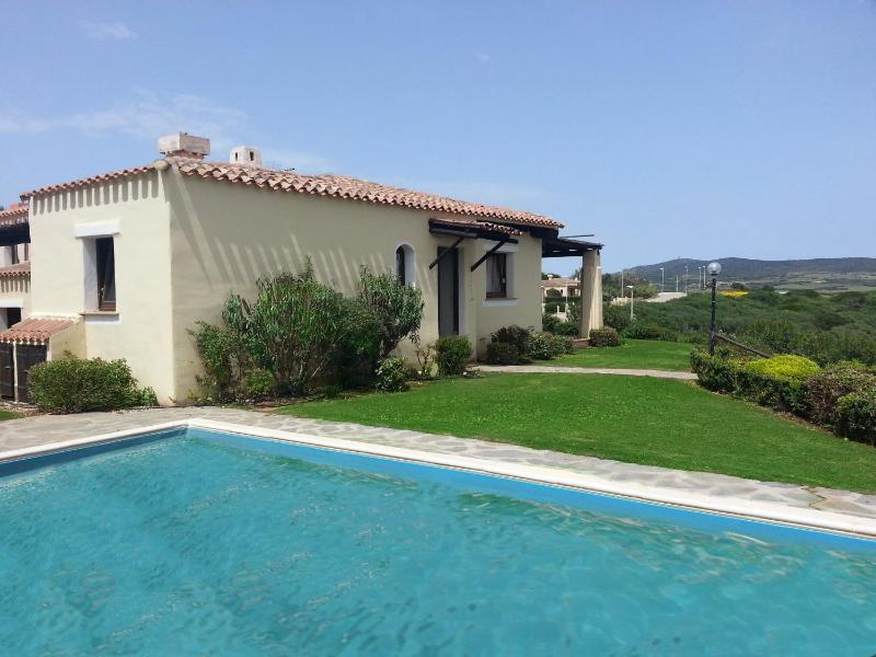 Villa Magritte a Stintino - Lussuosa villa con piscina