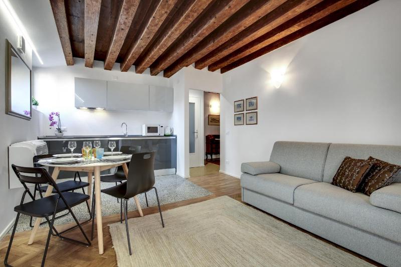 Guglie Design Apartments — отель в Венеции, Италия