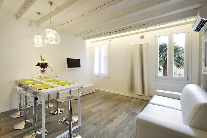Ca Forner - Cannaregio Apartment by Wonderful Italy — отель в Венеции, Италия