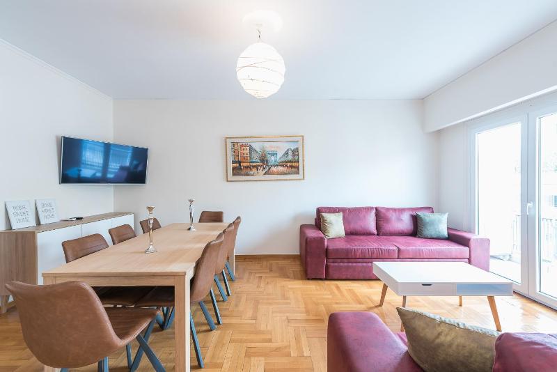 Athens Crown Paradise Apartments — отель в Афины, Греция