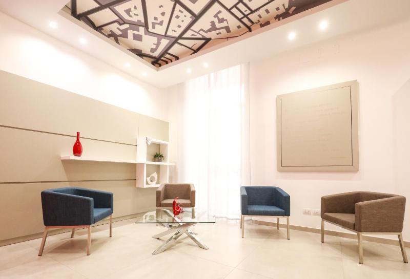 Toledo 16 Luxury Suites — комфортный отель в Неаполе