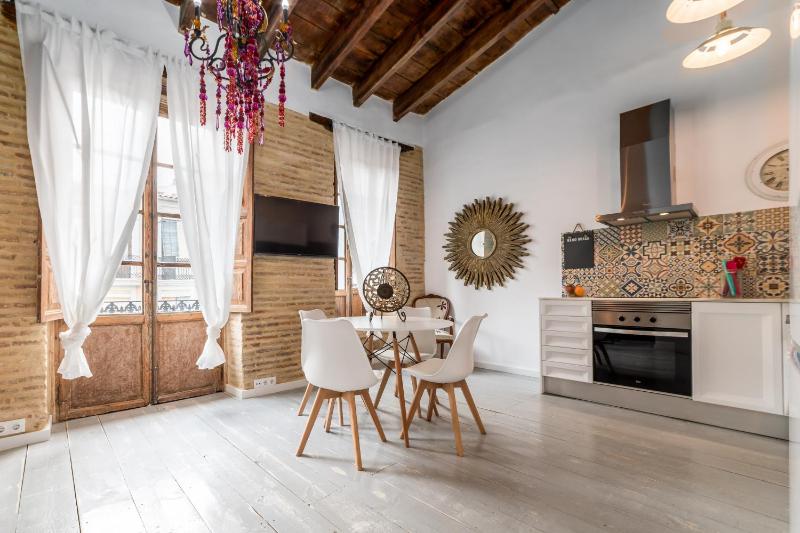 My Loft 4 You Ruzafa Style III — отель с удобствами в Валенсии