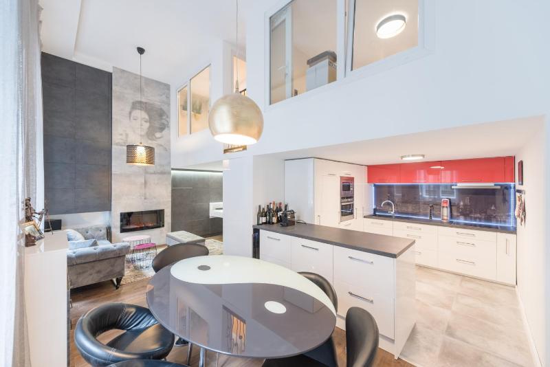 Apartment in Andrassy Avenue — забронировать отель в Будапеште