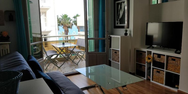 Nice Seaview Free Parking 4.Pers — комфортный отель в Николь