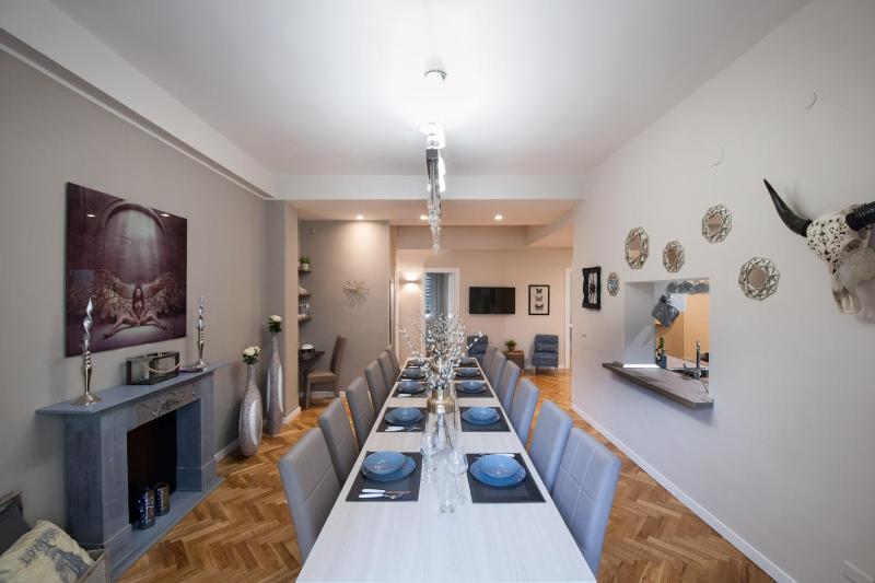 Grandapartments via Merliani Napoli — отель с удобным расположением в Неаполе