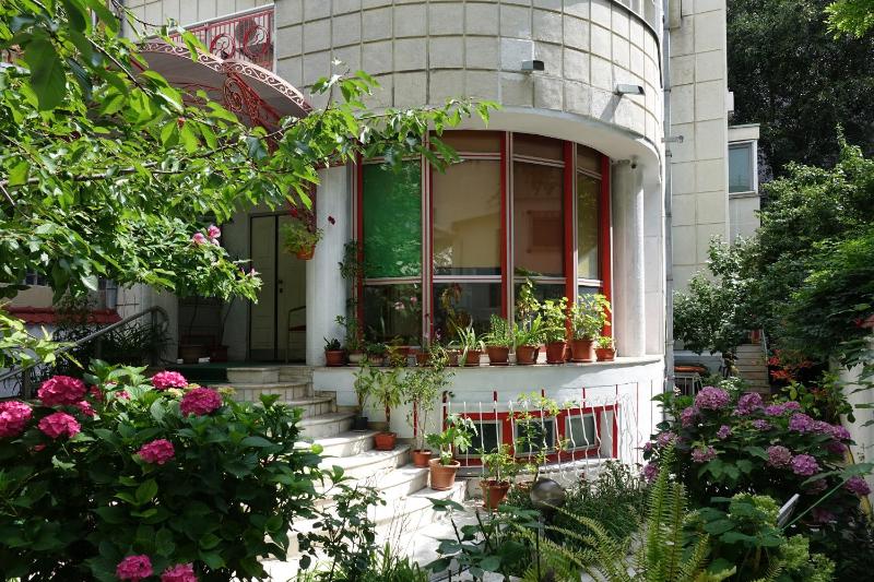 Vila A&B — отель с удобным расположением в Бухаресте