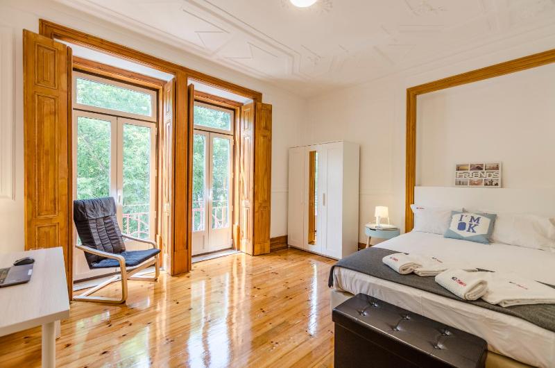 FLH Spacious flats near Avenida da Liberdade — отель с удобным расположением в Лиссабоне