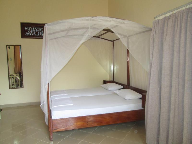 Цены на Tandem Guesthouse в Хиккадува