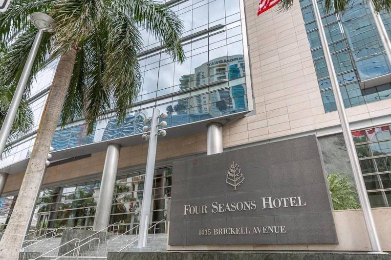 Цены на Prestigious Apartment in Brickell в Майами