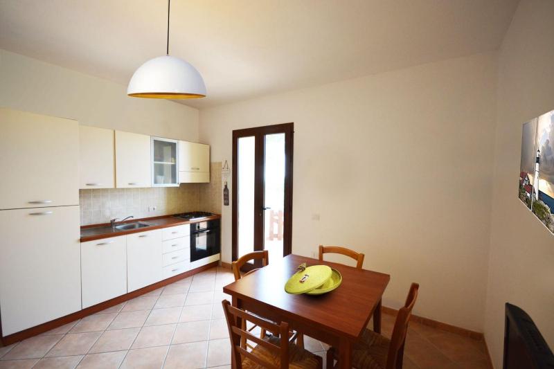 Palm Apartment a Valledoria - Oasi con giardino e BBQ