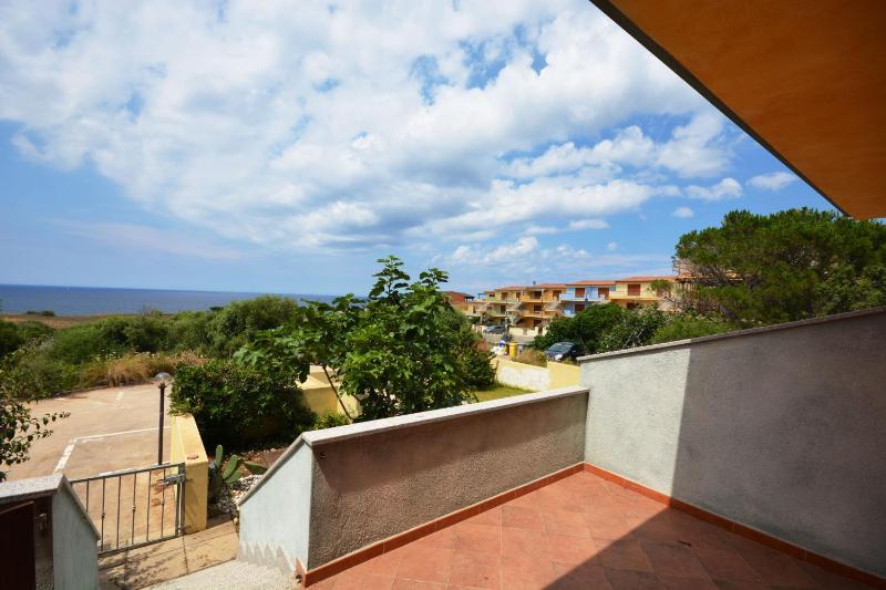 Palm Apartment a Valledoria - Oasi con giardino e BBQ
