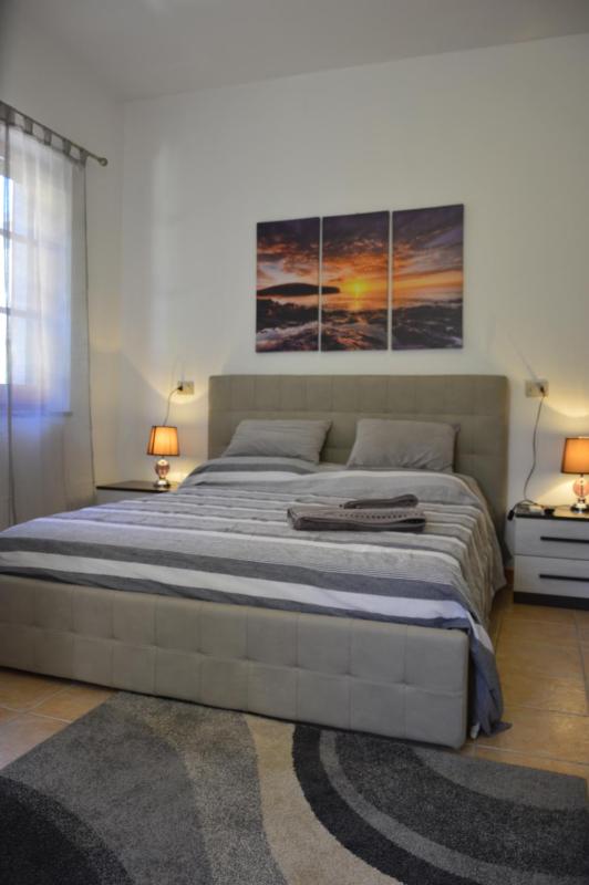 Villa Elisa a Bosa - Incantevole B&B con piscina