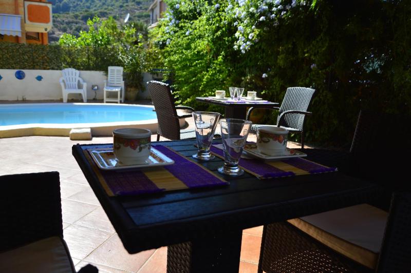 Villa Elisa a Bosa - Incantevole B&B con piscina