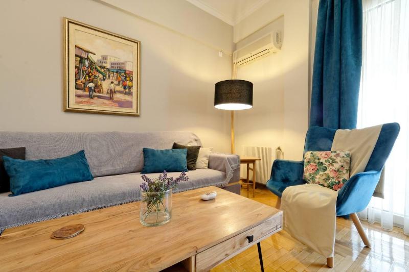Caryatis Apartment — отель с удобствами в Афины