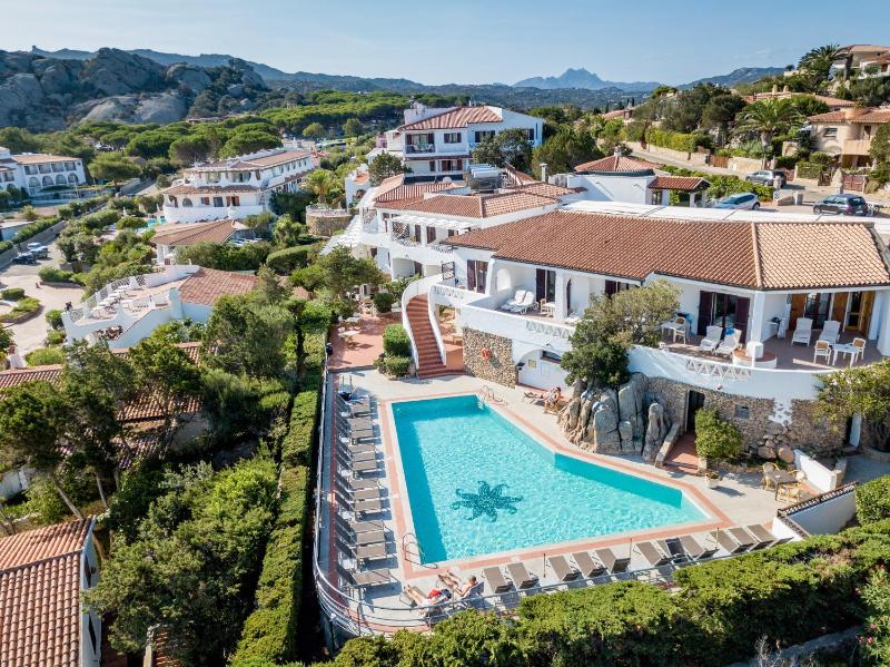 Hotel Mon Repos a Baia Sardinia - Incantevole vista mare