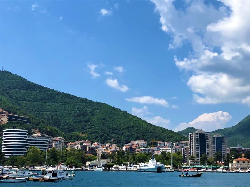 Apartments Fontana 20 — отель с удобным расположением в Будва