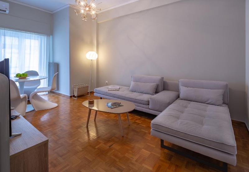 Artemis - Athens Deluxe City Center Apartment — комфортный отель в Афины