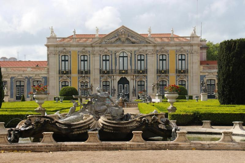 Go Native Lisbon - VIP Principe Real — отель с удобствами в Лиссабоне