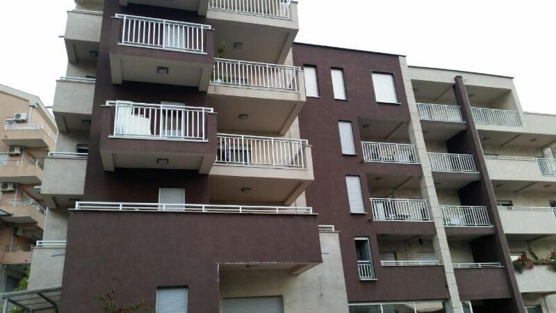 Dvosoban stan, Babin Do, Budva sa garazom — отель в Будва, Черногория