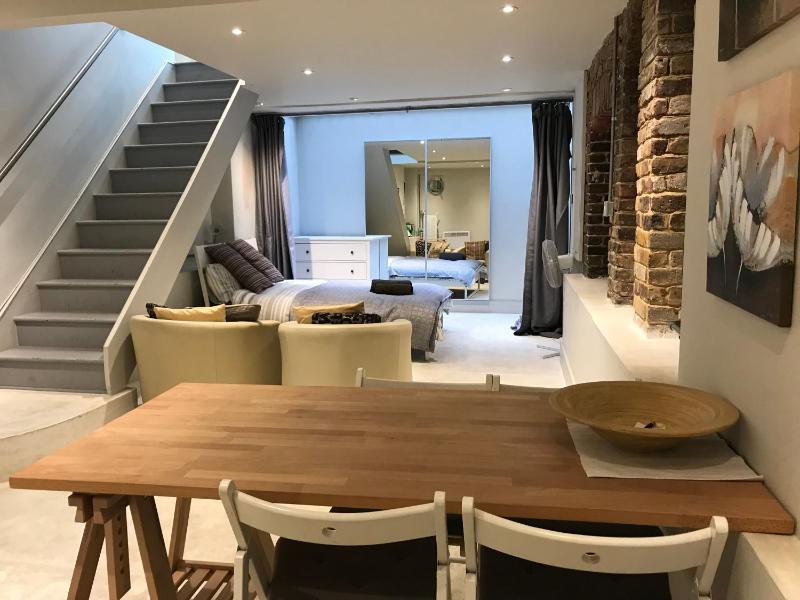 Hoxton Subterranean Appartment — отель в Лондоне, Соединенное Королевство
