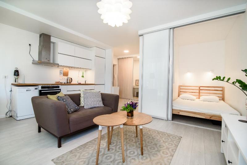 #stayhere - Comfy & Stylish Studio with Green Patio close to Old Town — отзывы гостей и цены