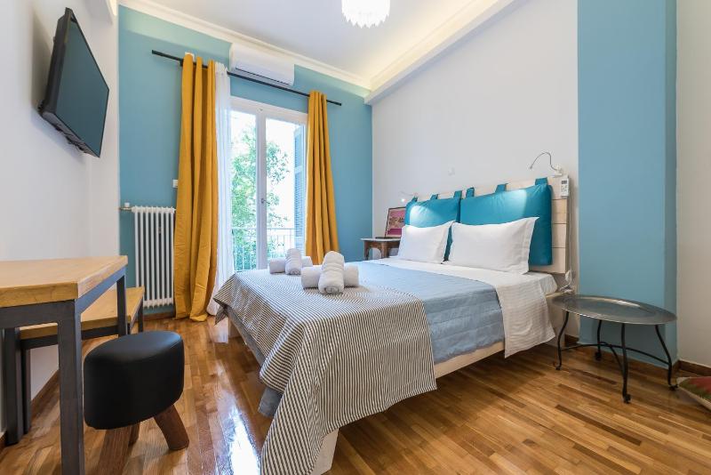 Splash Of Glam I 10 steps from Acropolis — забронировать отель в Афины