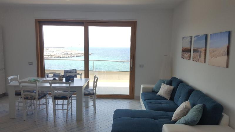 Lungomare a Porto Torres - Vista mozzafiato sul mare