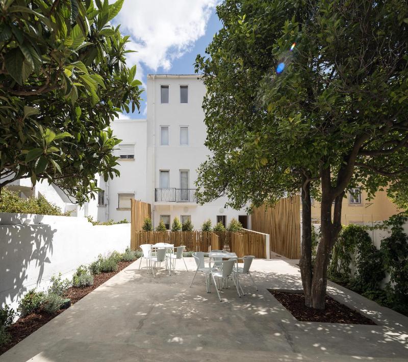 Cozy Lisbon Graca — отель с удобствами в Лиссабоне