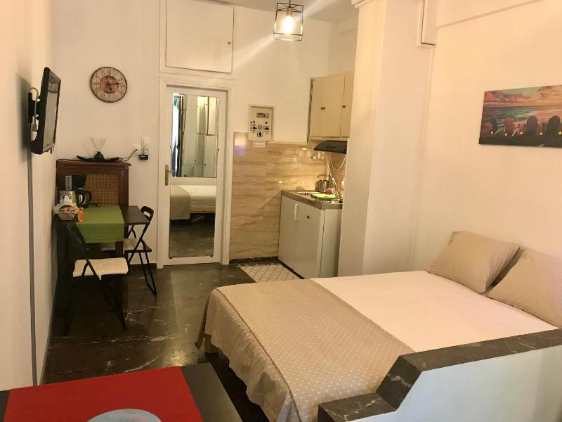 Edem Riviera Studio,close to beach,in Paleo Faliro — отель с удобным расположением в Афины