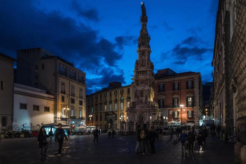 Art Suite nel Cuore di Napoli — отель с удобствами в Неаполе