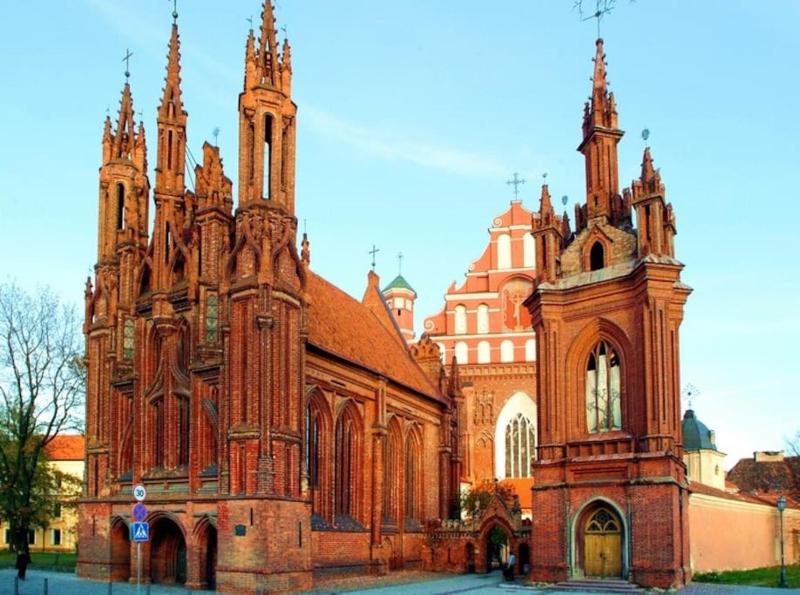 Cozy Apartment in Gothic style house in the Heart of the Old Town — отель с удобным расположением в Вильнюсе