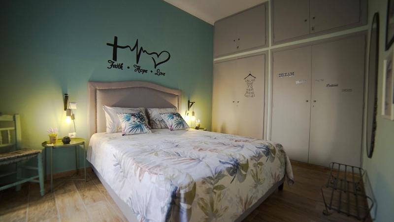 D16-Cosy downtown apartment — отель с удобным расположением в Афины