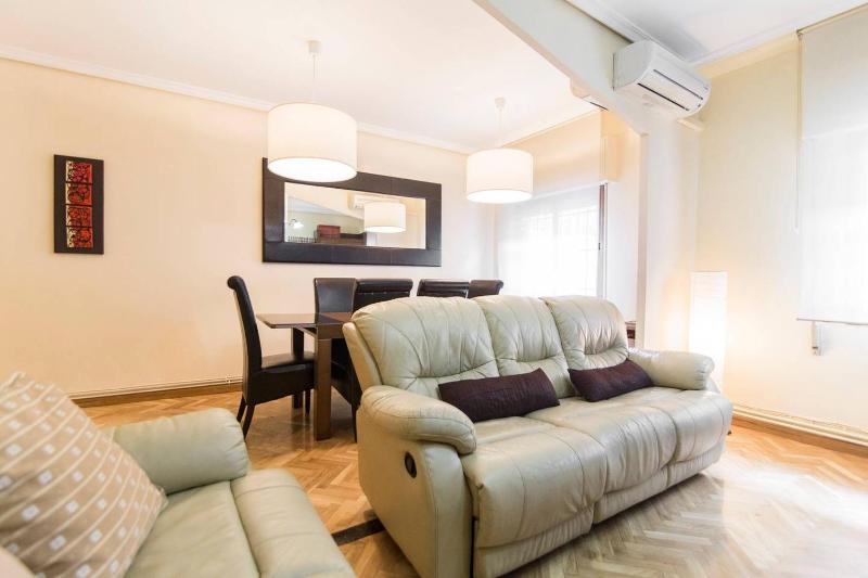 Цены на Home & Private Terrace WIFI + AIRCON в Мадриде