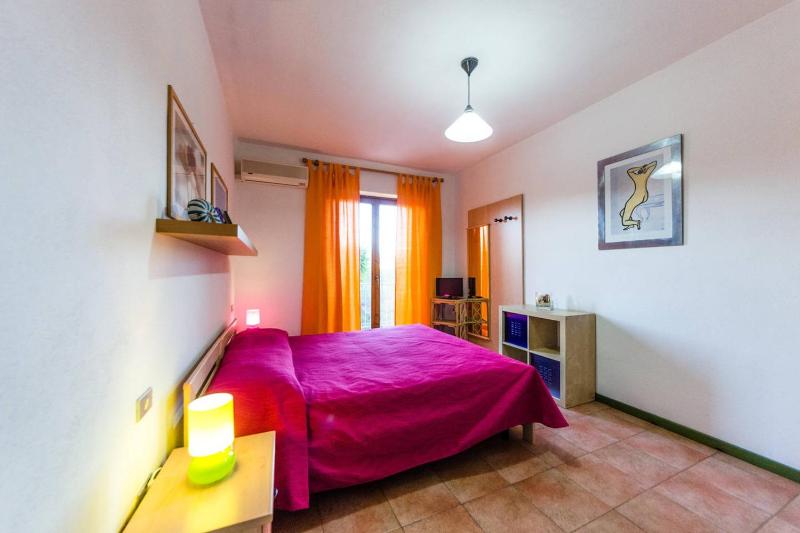 Casa Vacanze Pas a Santa Teresa: Accogliente Apt in Centro