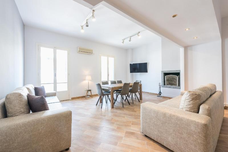 Цены на Victoria Majesty Apartments в Афины